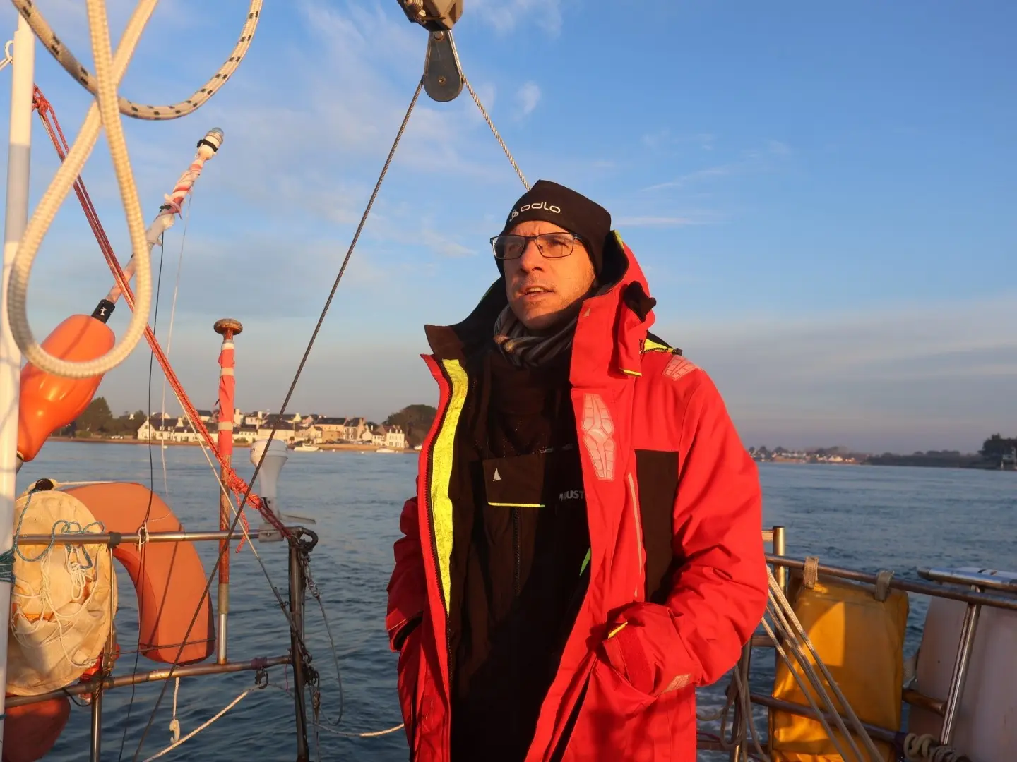 Etel - Bivouac des Sciences Prêt à passer la barre d' Etel - Bivouac des Sciences